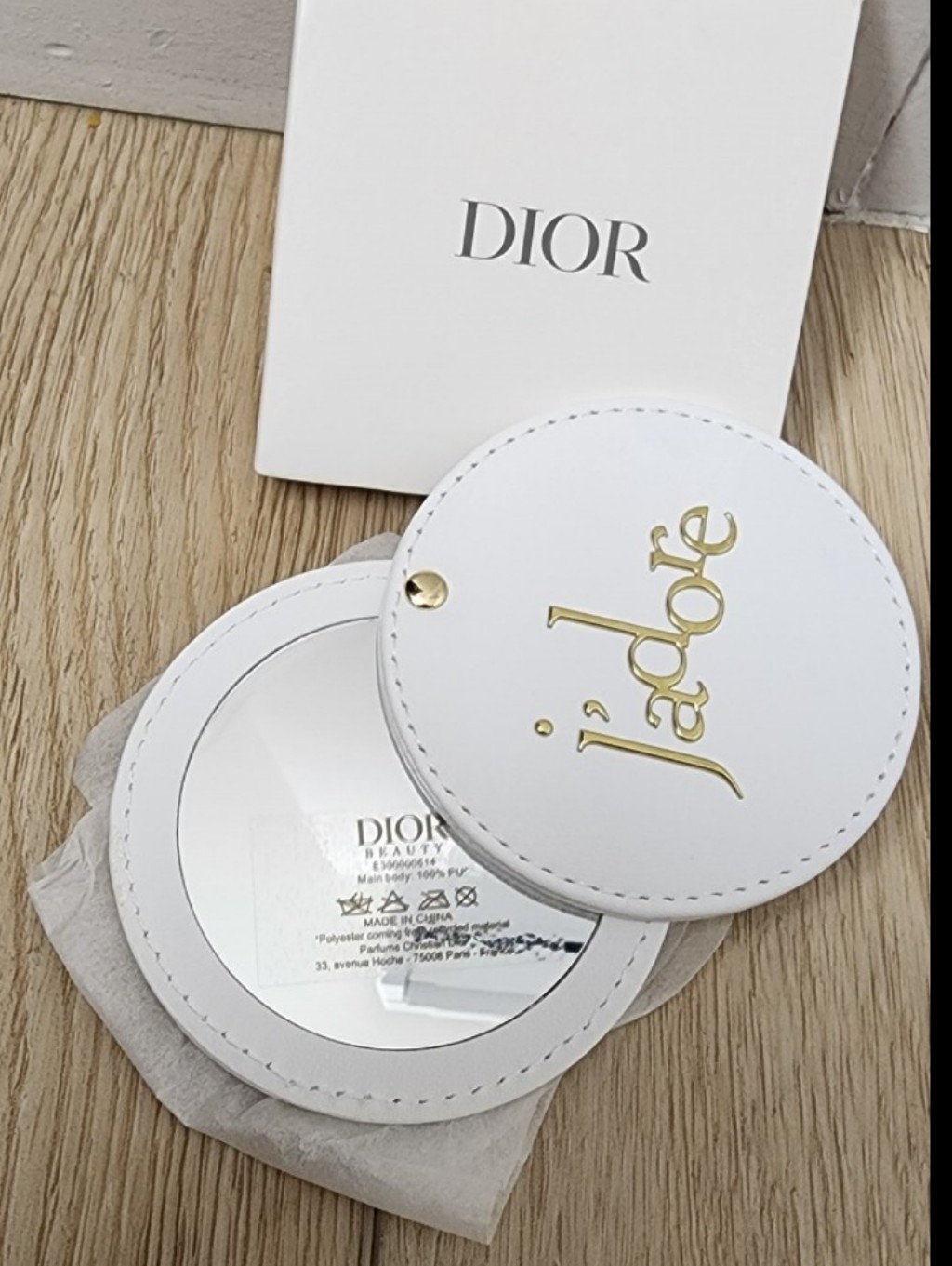 Dior Jadore White Round Leather Compact Pocket Mirror New In Box Dior Jadore White Round Leather Compact Pocket Mirror New In Box